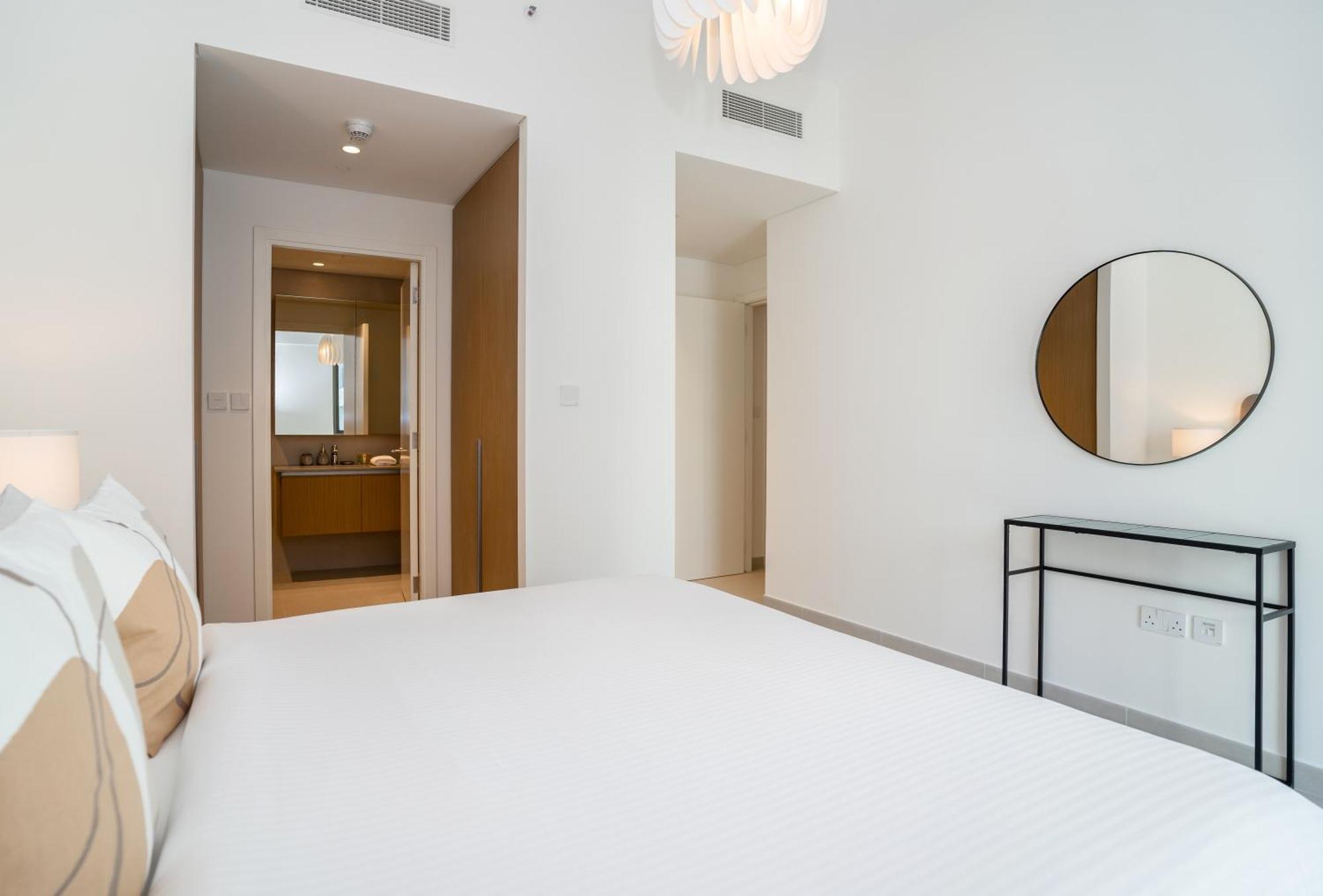 Apartment Homesgetaway- Lavish 2br In Creek Harbor With Access Dubai